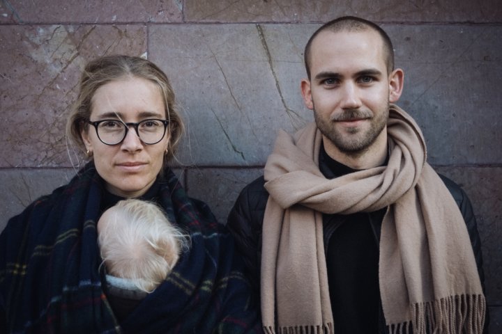 ArchitektInnenduo Céline Bessire und ­Matthias Winter nebeneinander stehend