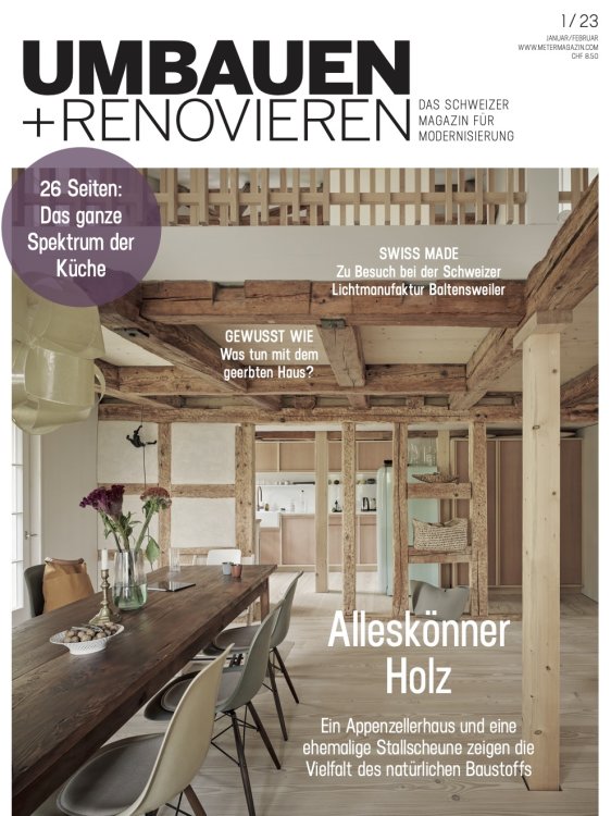 Cover der Ausgabe 1/23 von Umbauen+Renovieren mit einem gemütlichen Holz-Innenraum