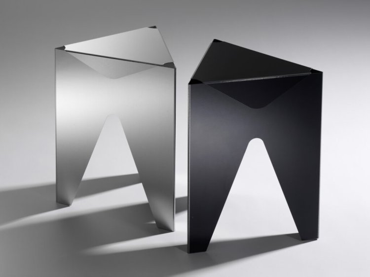 Zwei Design-Hocker MAX von Schweizer Willi Glaeser