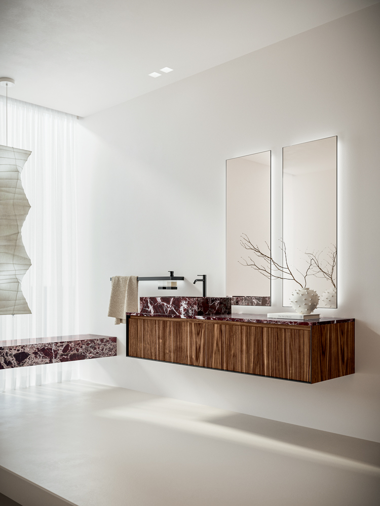 Badezimmer mit einem Waschbeckenmöbel aus Holz