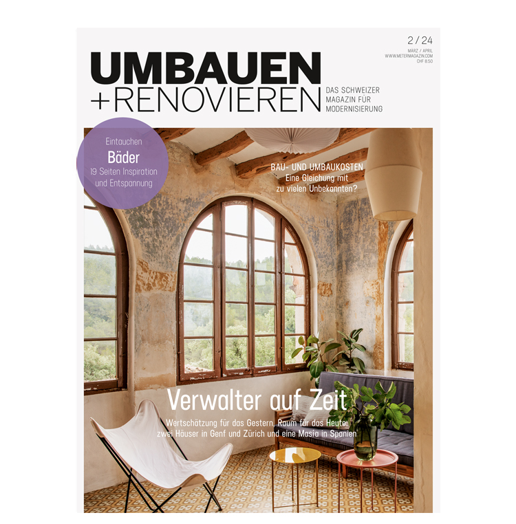 Cover der Zeitschrift Umbauen+Renovieren mit einem Raum mit Rundbogenfenstern
