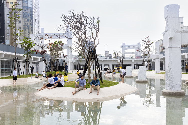 Tainan Spring ist ein Entwurf für den öffentlichen Raum, der ein ehemaliges Einkaufszentrum im Stadtzentrum in eine städtische Lagune umwandelt.