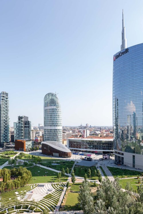 Ein Foto mehrere Hochhäuser in Mailand.