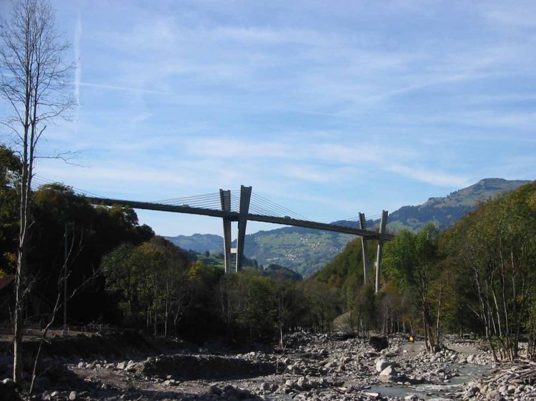 «Sunnibergbrücke» von Christian Menn unterhalb von Klosters im Prättigau.