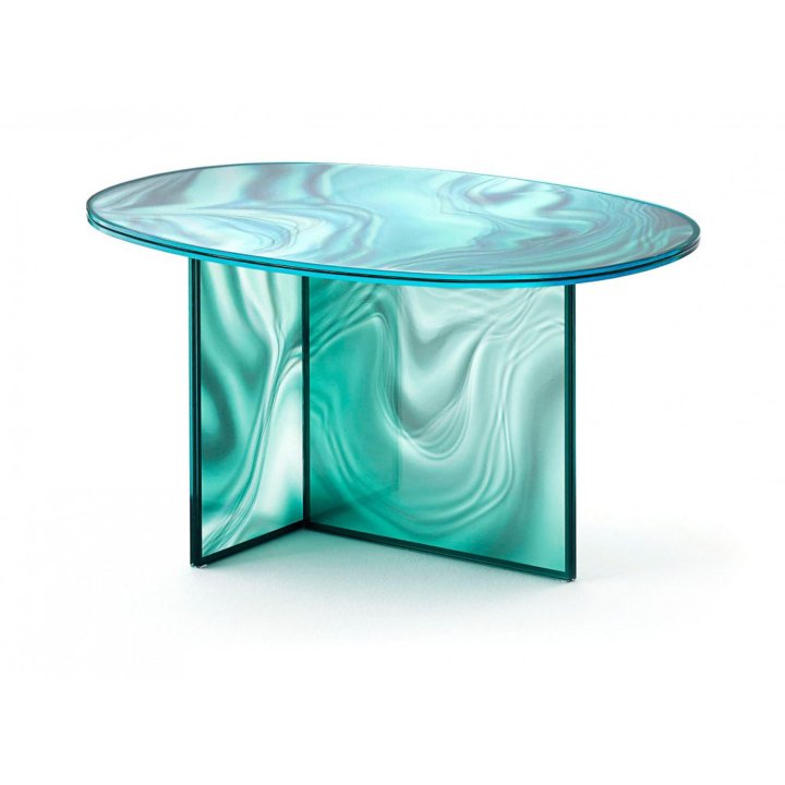 Freisteller des türkisfarbenen Glastischs "Liquefy" mit Marmor-Effekt von Patricia Urquiola für Glas Italia.