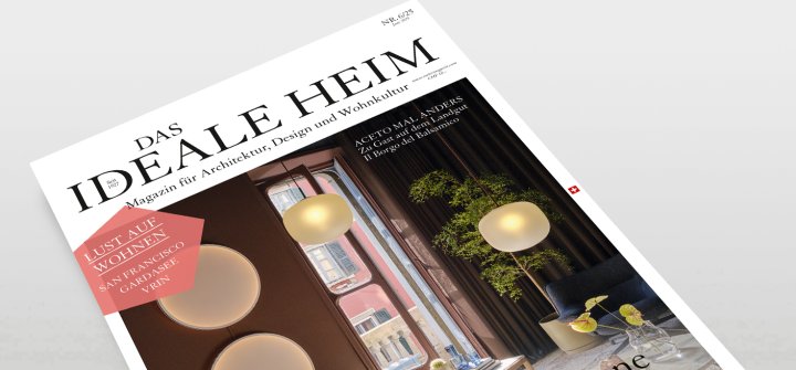 Das Ideale Heim Heft schräg auf grauer Oberfläche